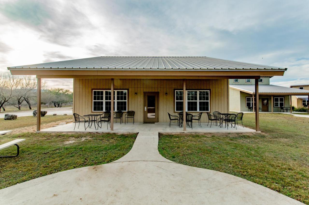 Seven Bluff Cabins Concan Εξωτερικό φωτογραφία