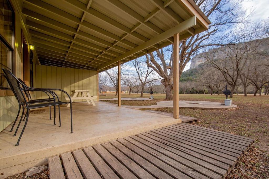 Seven Bluff Cabins Concan Εξωτερικό φωτογραφία