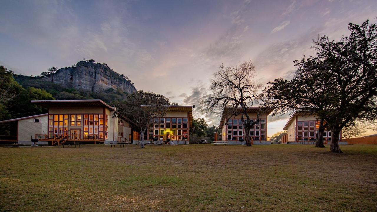 Seven Bluff Cabins Concan Εξωτερικό φωτογραφία