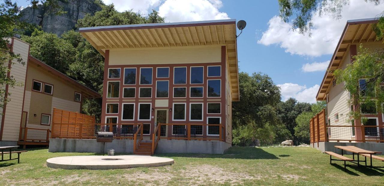 Seven Bluff Cabins Concan Εξωτερικό φωτογραφία